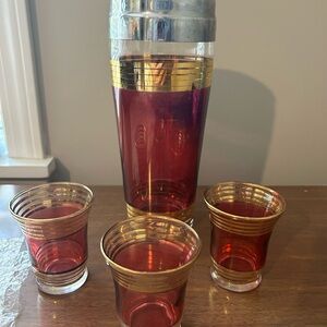 Elegant Gold and Red Cocktail Shaker Set